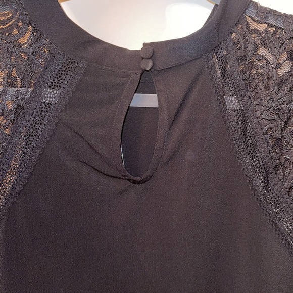 Delicate cap sleeve dress shirt - Picture 6 of 7